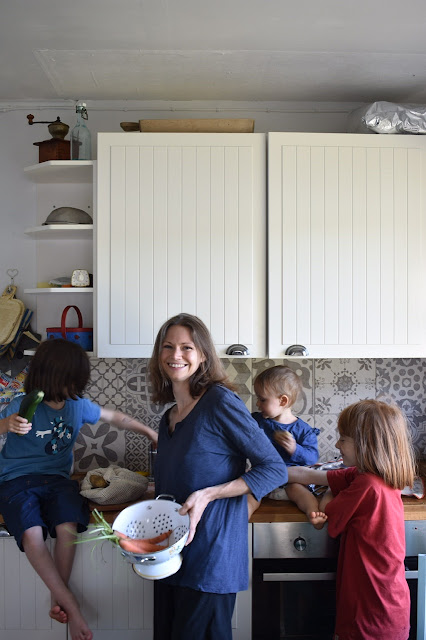"Das Familienkochbuch für nicht perfekte Mütter": Tipps für ein entspanntes Kochen von Nathalie Klüver. Mit der Familie Kochen macht Spaß!
