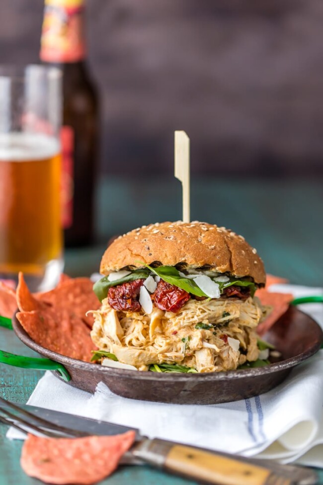 Sandwich Alfredo de Pollo Desmenuzado en Olla de Cocción Lenta Mil