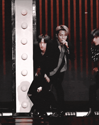 YawningCautiousCaudata-size_restricted.g