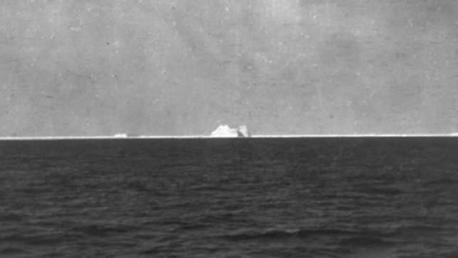 Legeme modul Catena TITANIC: History's Most Famous Ship: A Closer Look: The Iceberg That Sank  the Titanic
