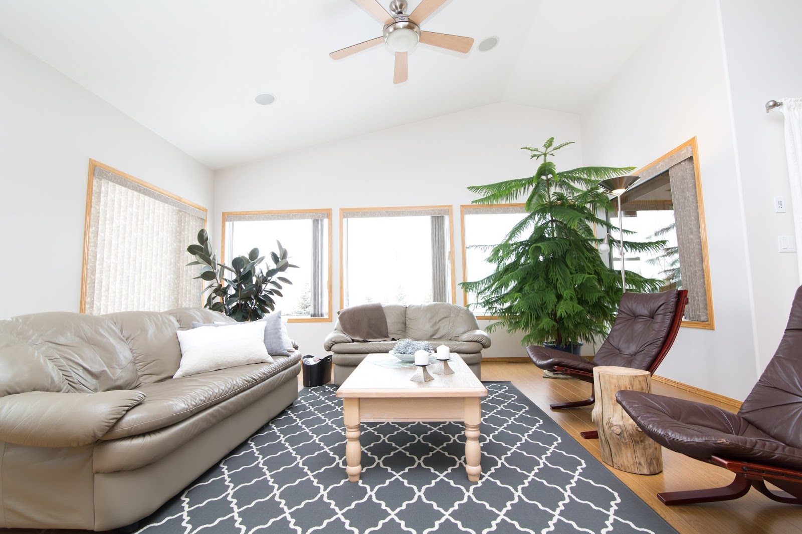 ROYAL LEPAGE Carman Custom built beauty 296 4th Street SW