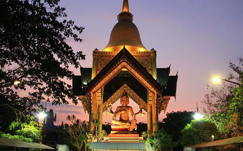 Patung Budha Empat Wajah