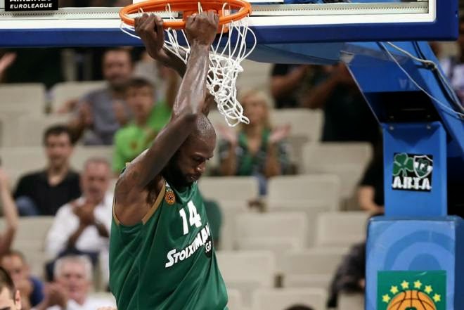 Το απίστευτο κάρφωμα του Γκιστ! (pics&vid)