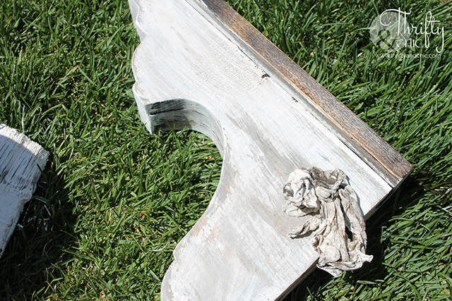 DIY vintage inspired corbel tutorial. DIY corbels. How to make a corbel. Jigsaw and scroll saw home decor projects. DIY home decor. DIY farmhouse decorating ideas.