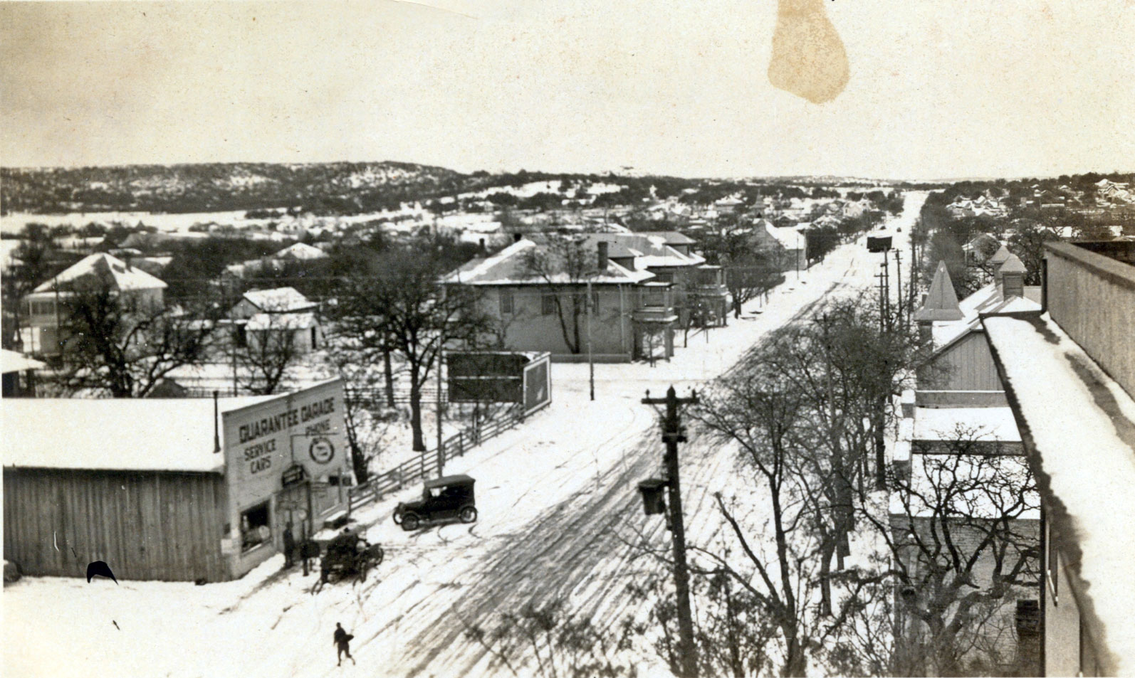 Joe Herring Jr. A snowfall in Kerrville in 1923
