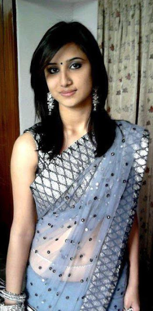 Desi Girls Looking Pretty In Saree ~ Hot Desi Pakistani