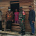 Babinsa Koramil 03/Pulau Sipora Bersama Kepala Desa Goiso'oinan Monitoring Terkait Cuaca Ekstrim