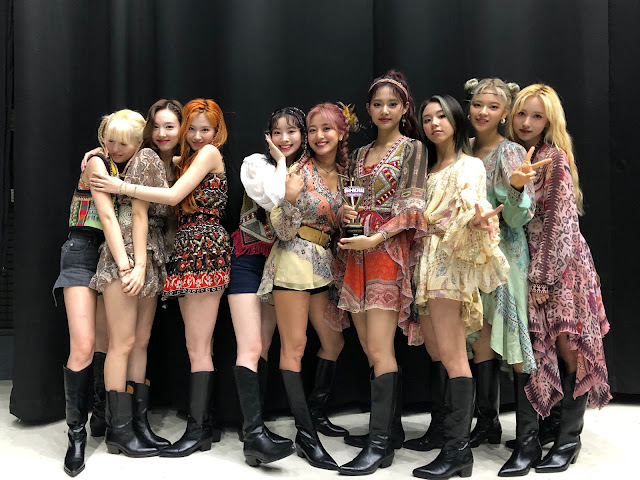 Twice 1st More and More Win