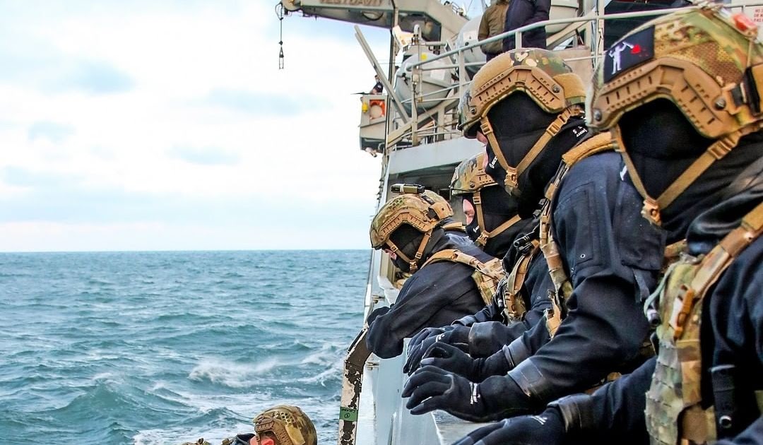 SNAFU! Royal Marines boarding team from 42 Commando