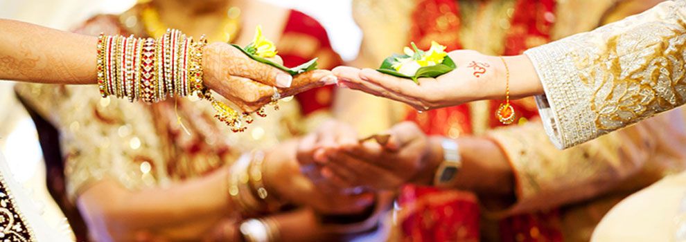 indian marriage hands