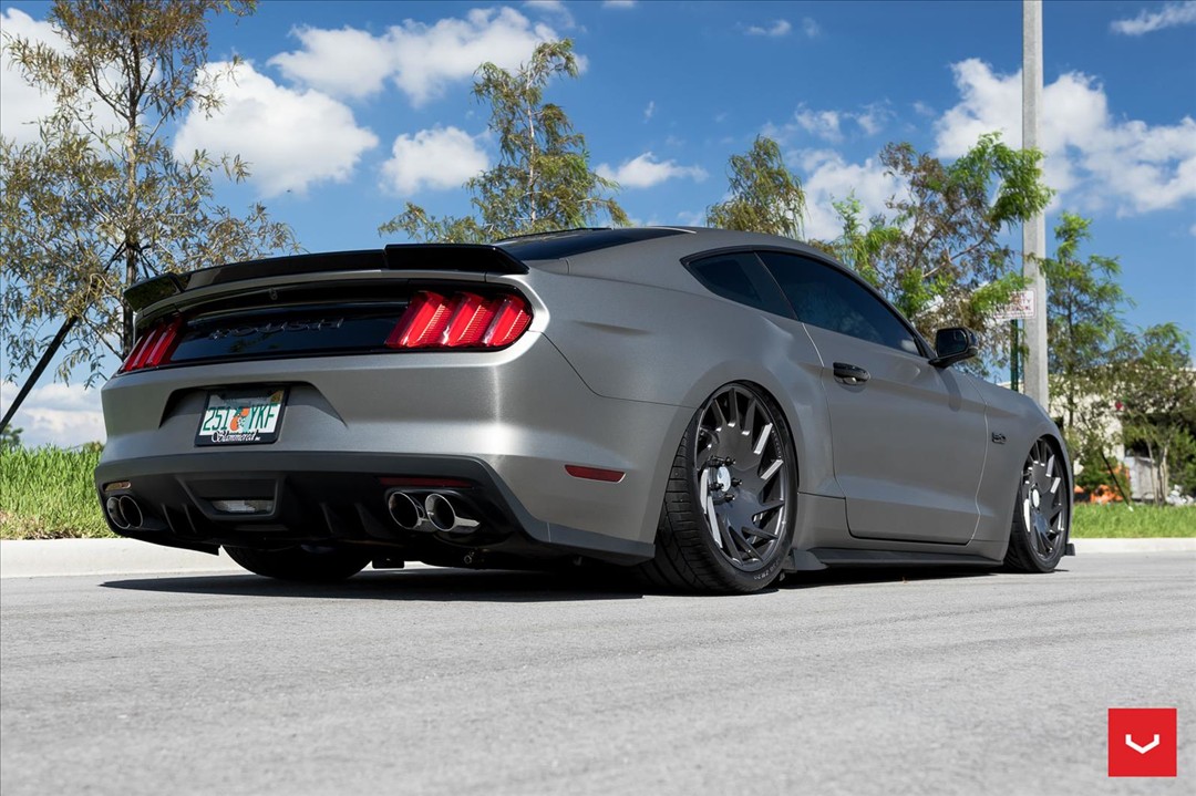 FORD MUSTANG on the rollers VLE1 WHEELS from VOSSEN. 