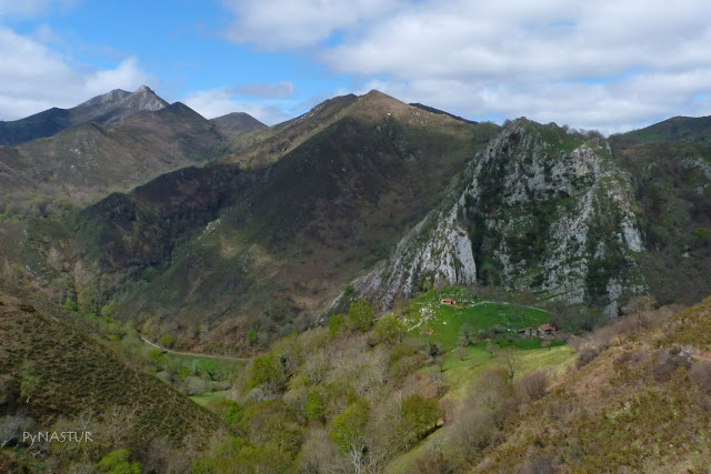 Valle del Río Color - Asturias Valle del Río Color - Asturias