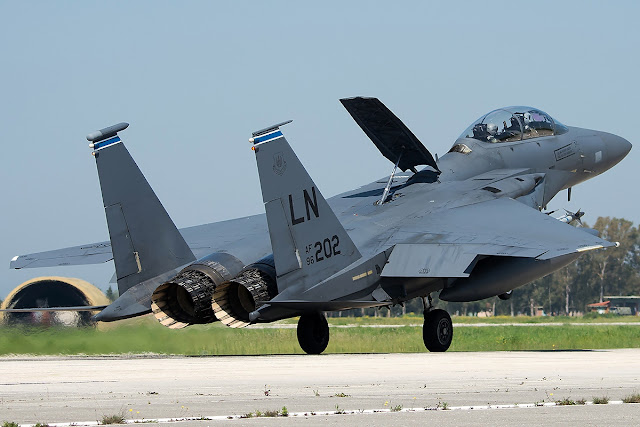 f-15 strike eagle rotating takeoff