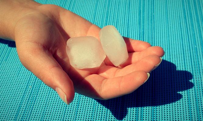 Τι θα συμβεί αν βάλεις ένα παγάκι στον αυχένα σου 