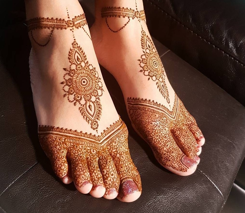 28 Simple And Easy Payal Style Leg Mehndi Designs Foot Henna Designs Bling Sparkle
