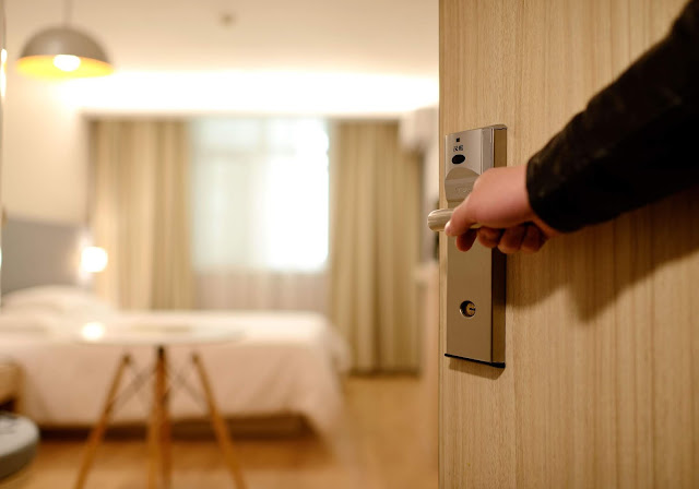 Is Your Hotel Room Really as Clean as They Say? Use Our Quick Steps to Check and Clean It!