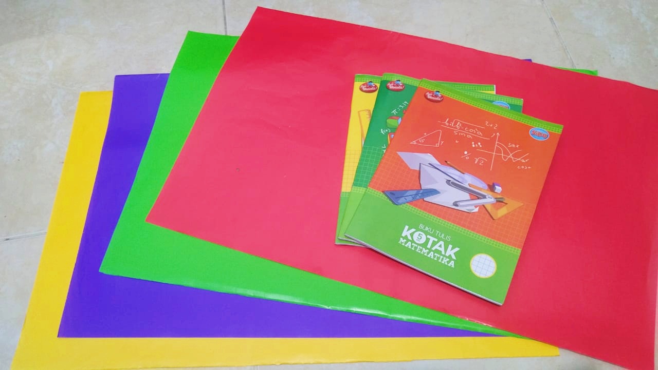 Hunting Kertas Sukung Sampul Buku Anak Sd Keluarga Biru