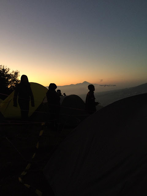 Sunrise di Puncak Bayangan Gunung Penanggungan