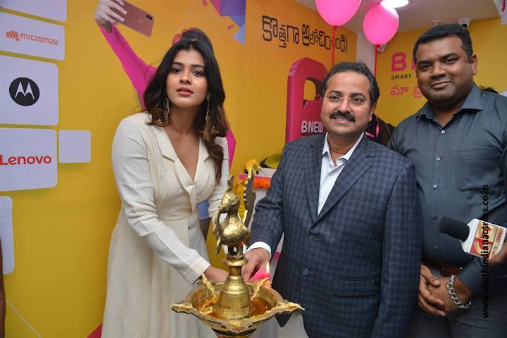 Hebah Patel launches B New Mobile Store at Tenali