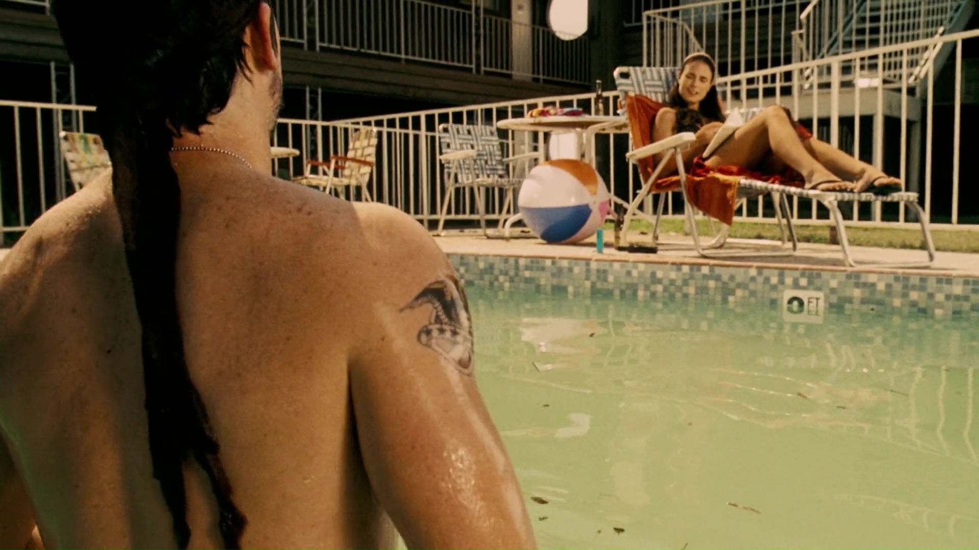 Matt Bomer shirtless in The Texas Chainsaw Massacre: The Beginning.