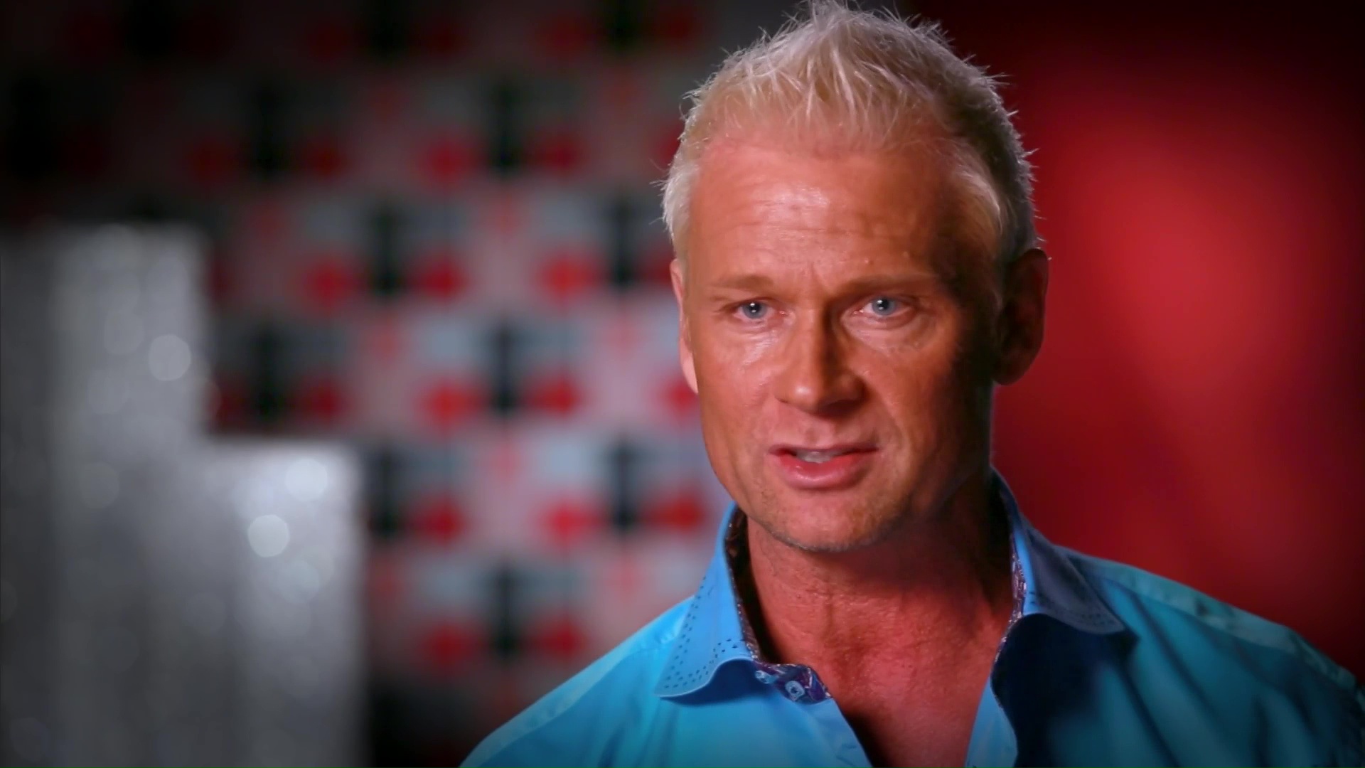 ausCAPS Brace Land shirtless in Gigolos 509 "Top Gun"