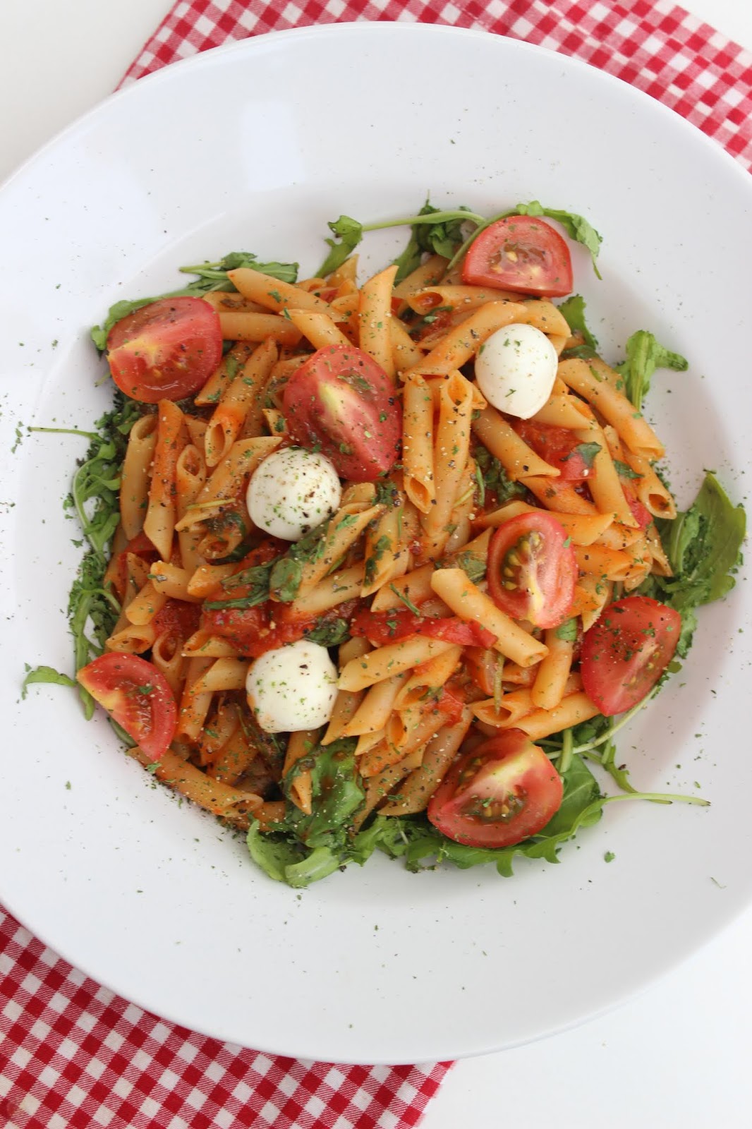 Onepot Nudeln mit Tomaten und Rucola