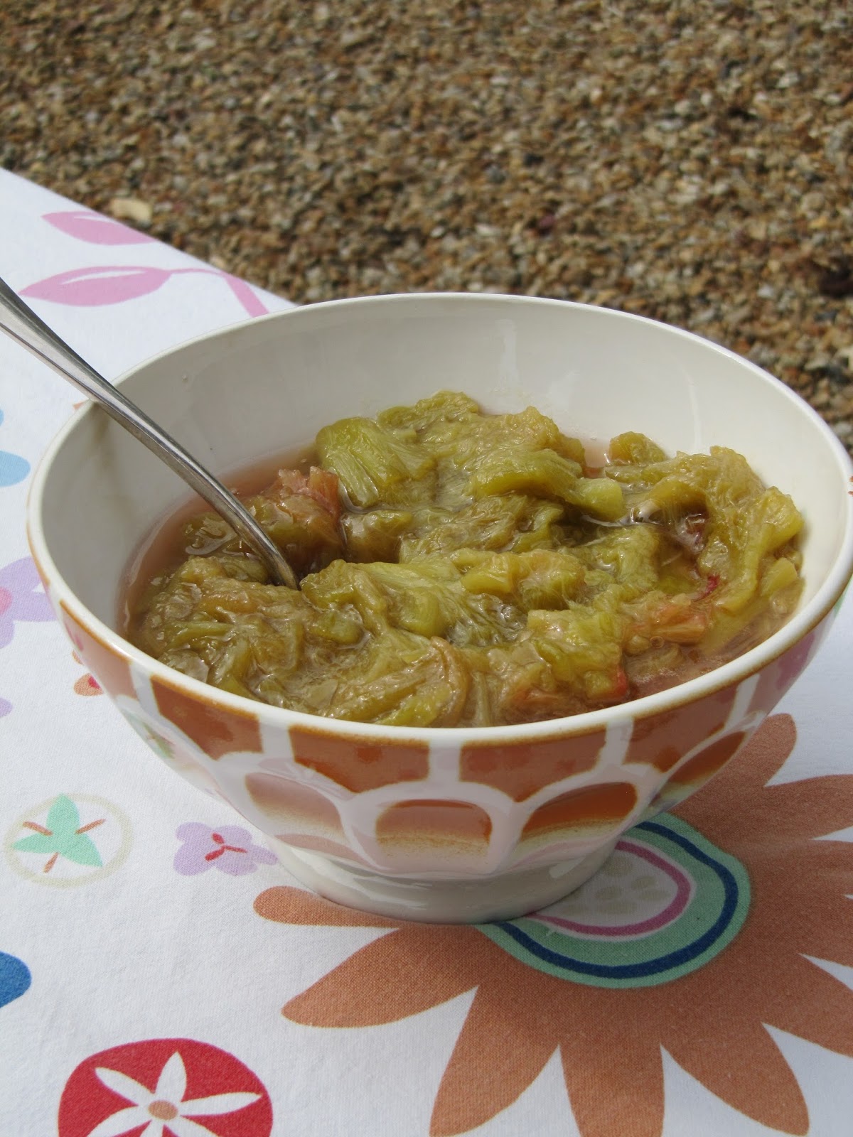 La cuisine d'ici et d'ISCA Compote de rhubarbe