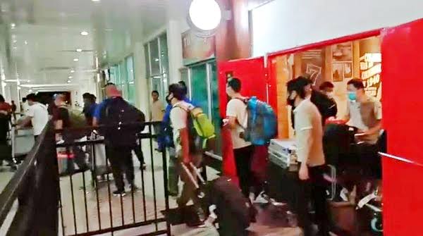 Kemenaker Bantah Keluarkan Izin Kerja 49 WNA yang Masuk di Bandara Sultra