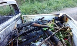 Calcinan a 4 agentes de la PGR dentro de camioneta, en Zihuatanejo Guerrero