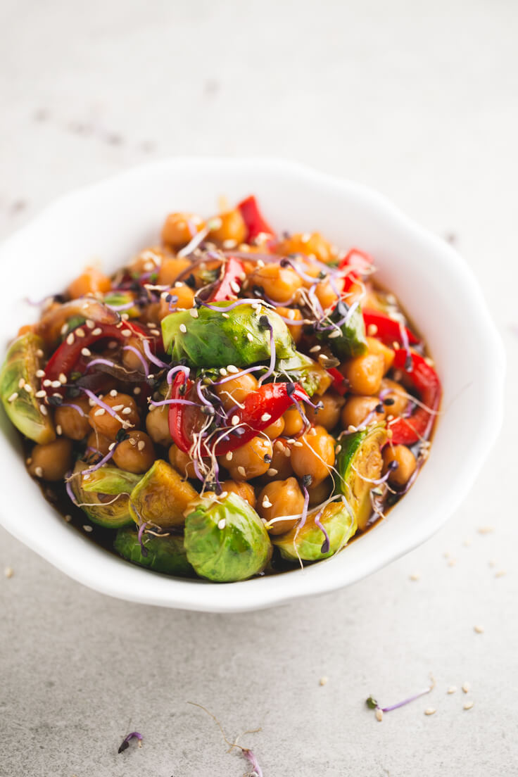 Chickpea Wok - I always made my woks with rice or noodles, but it is a classic at home since I discovered this chickpea wok. It is a vice, and the recipe is straightforward. Chickpea Wok - I always made my woks with rice or noodles, but it is a classic at home since I discovered this chickpea wok. It is a vice, and the recipe is straightforward.
