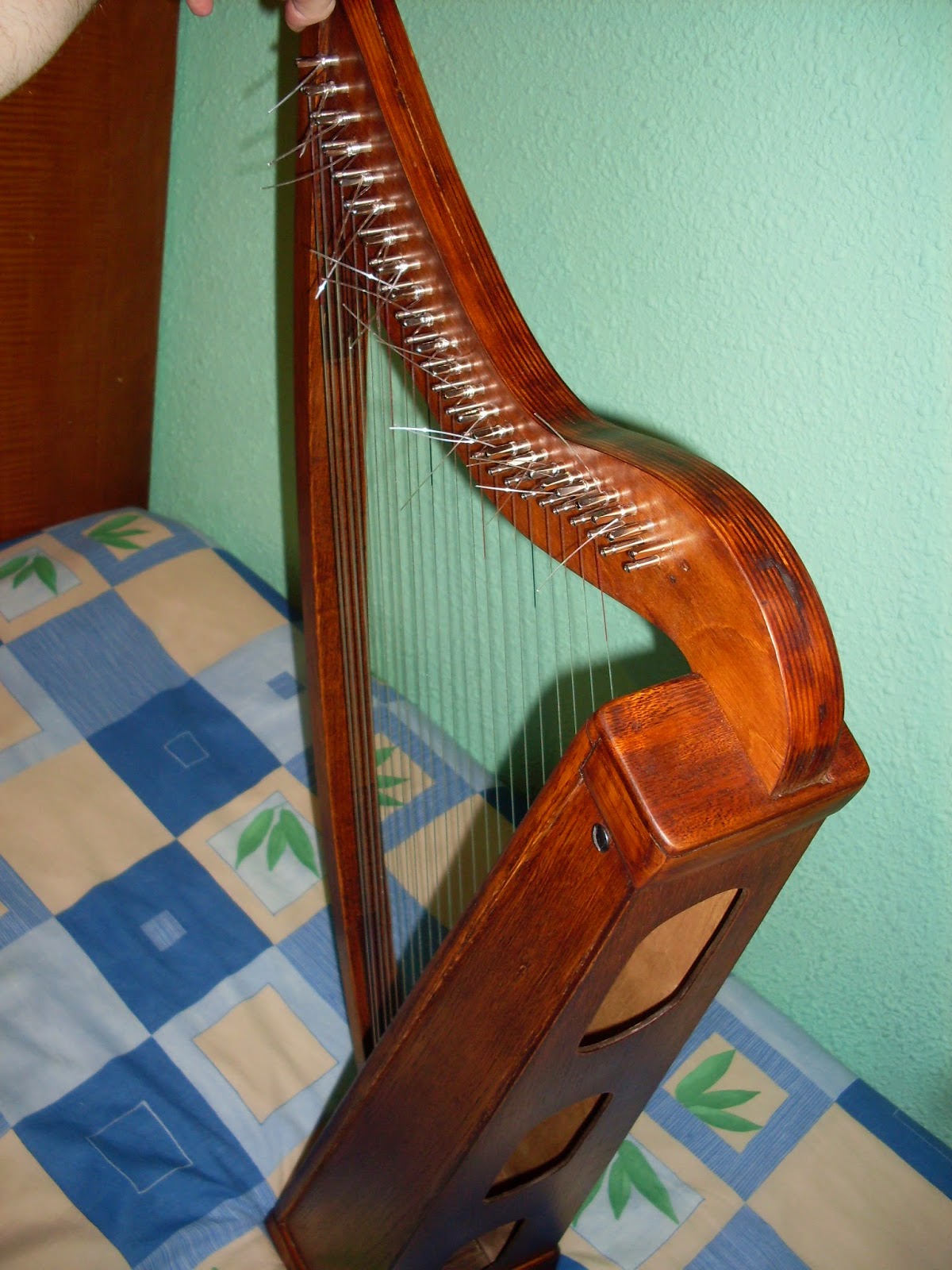 ARPAS, LIRAS Y TALLERES MUSICALES ARPA MODELO B2 "Brown" mástil curvado