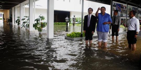 Koleksi Foto-Foto Banjir Jakarta