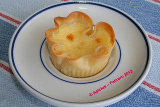  894º Menú. <strong>Aperitivo</strong>, arroz al estilo cantones, <strong>hojaldre relleno</strong> con carne y agridulce, tartaletas de arroz 