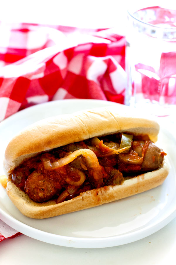 SAUSAGE AND PEPPERS MADE IN A SLOW COOKER!