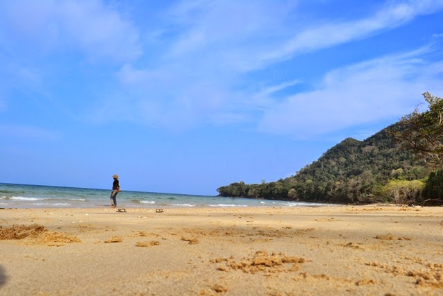 Pengaruh Kawasan Pantai Sebagai Objek Wisata Terhadap Kelestarian Terumbu Kraang