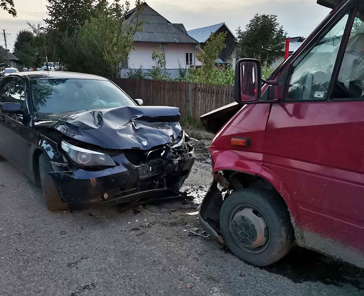 FOTO Un tânăr beat la volanului unui BMW a provocat un accident la