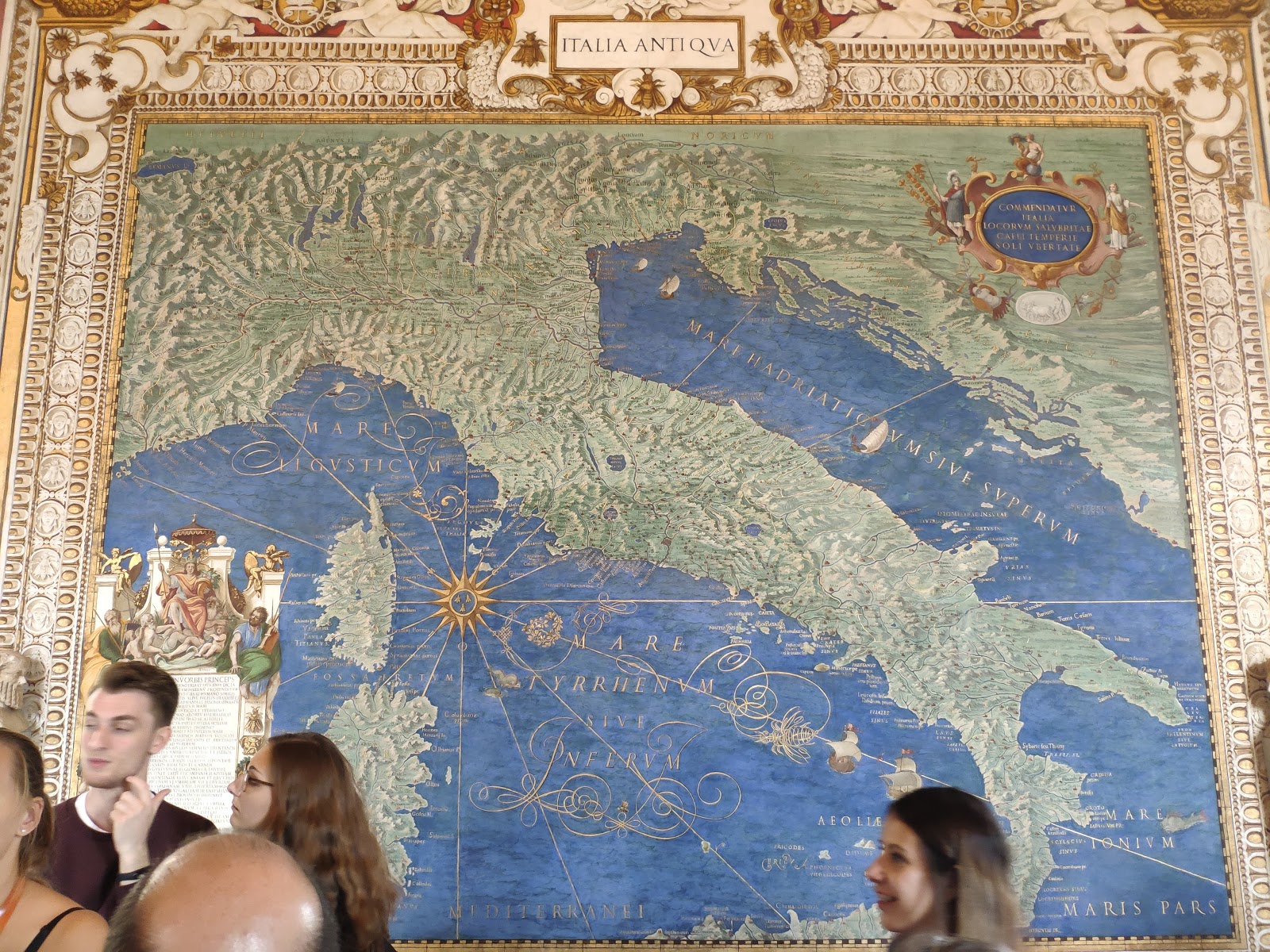 EntreVoir Musées Vatican Galerie des cartes géographiques