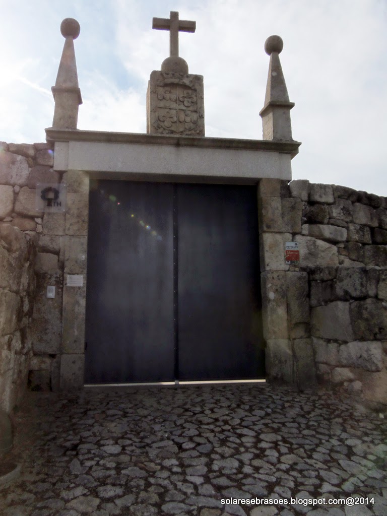 Solares e Brasões Figueiredo das Donas