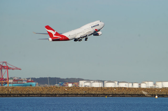 Qantas 747 taking off from Sydney Airport