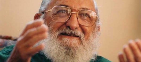 Enseñar exige reconocer que la educación es ideológica | por Paulo Freire Enseñar exige reconocer que la educación es ideológica | por Paulo Freire