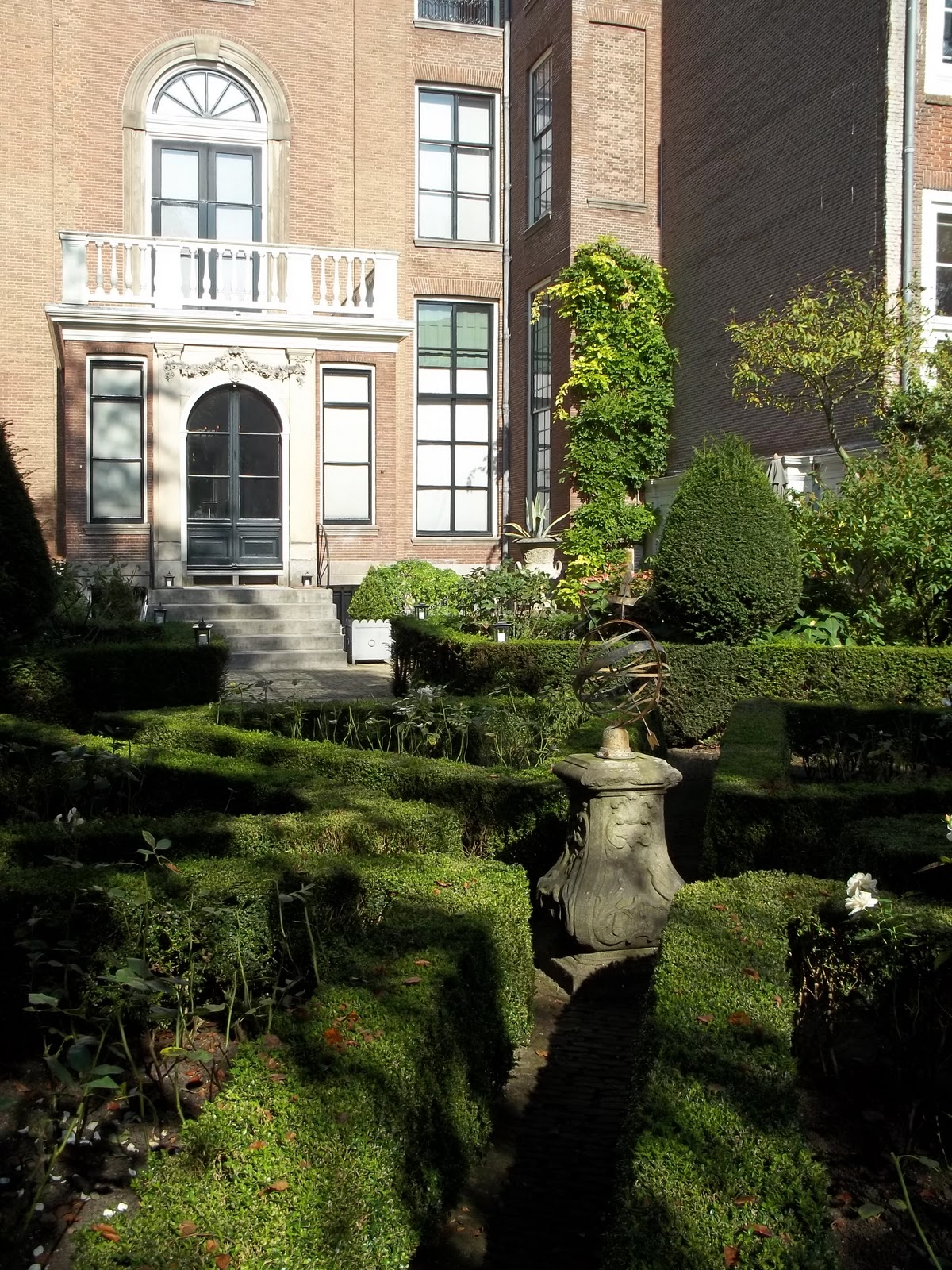 A Compendium Of Design and Occasionally Other Things Amsterdam s