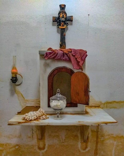 Sagrário e hóstias do milagre em Lacerdina. Foto de Carangola notícias