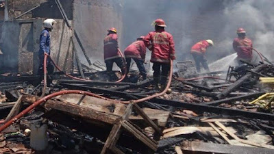 Diduga Selang Gas Elpiji Bocor, Dua Rumah di Cepiring Kendal Hangus Terbakar Tak Tersisa