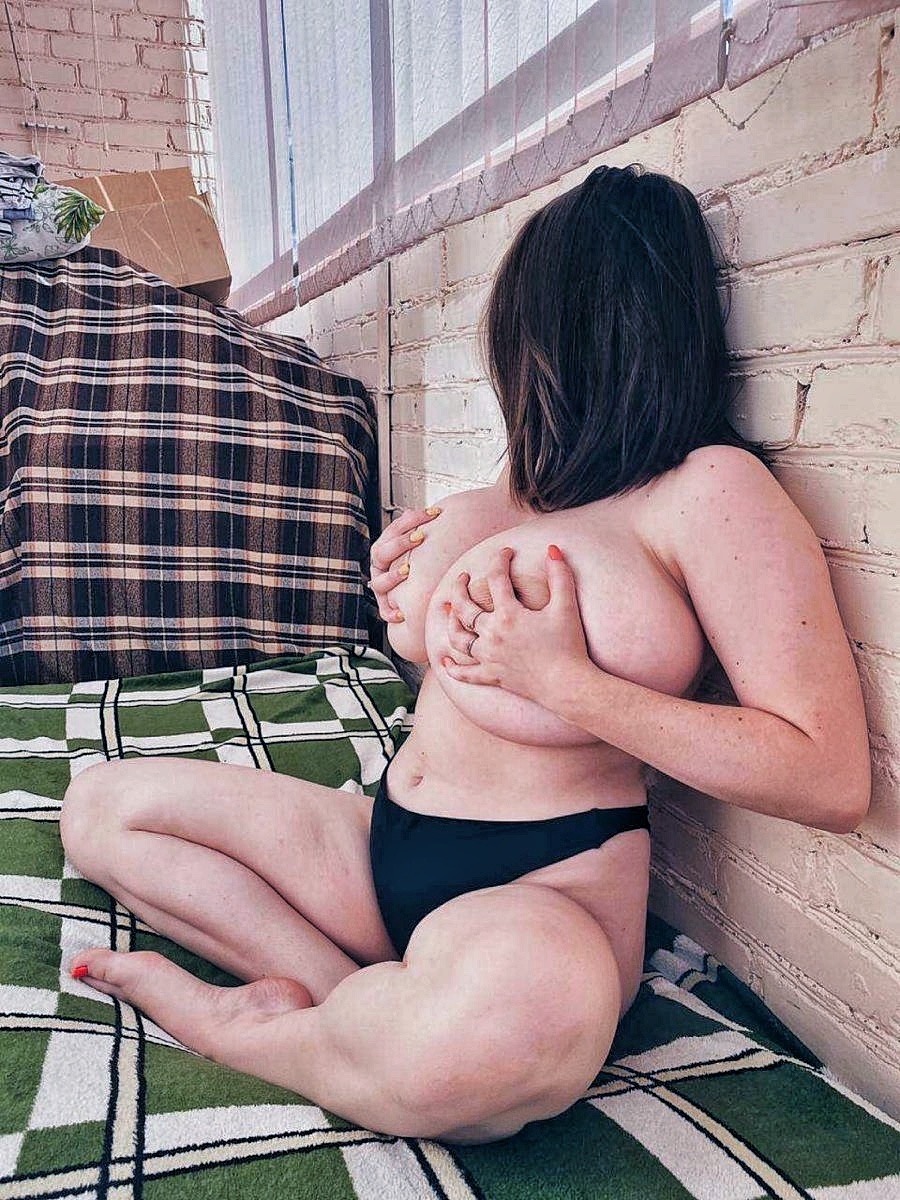 Beautiful Regina Rodnova.