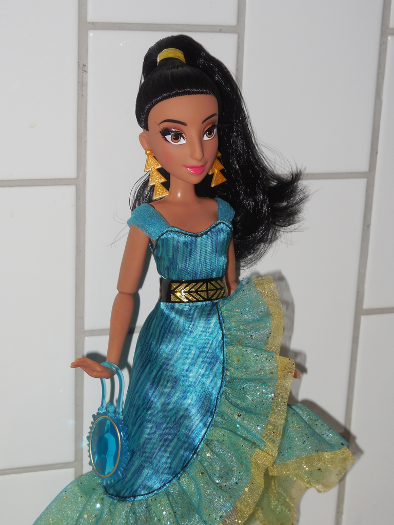 Veni Vidi Dolli REVIEW Hasbro Disney Style Series Jasmine