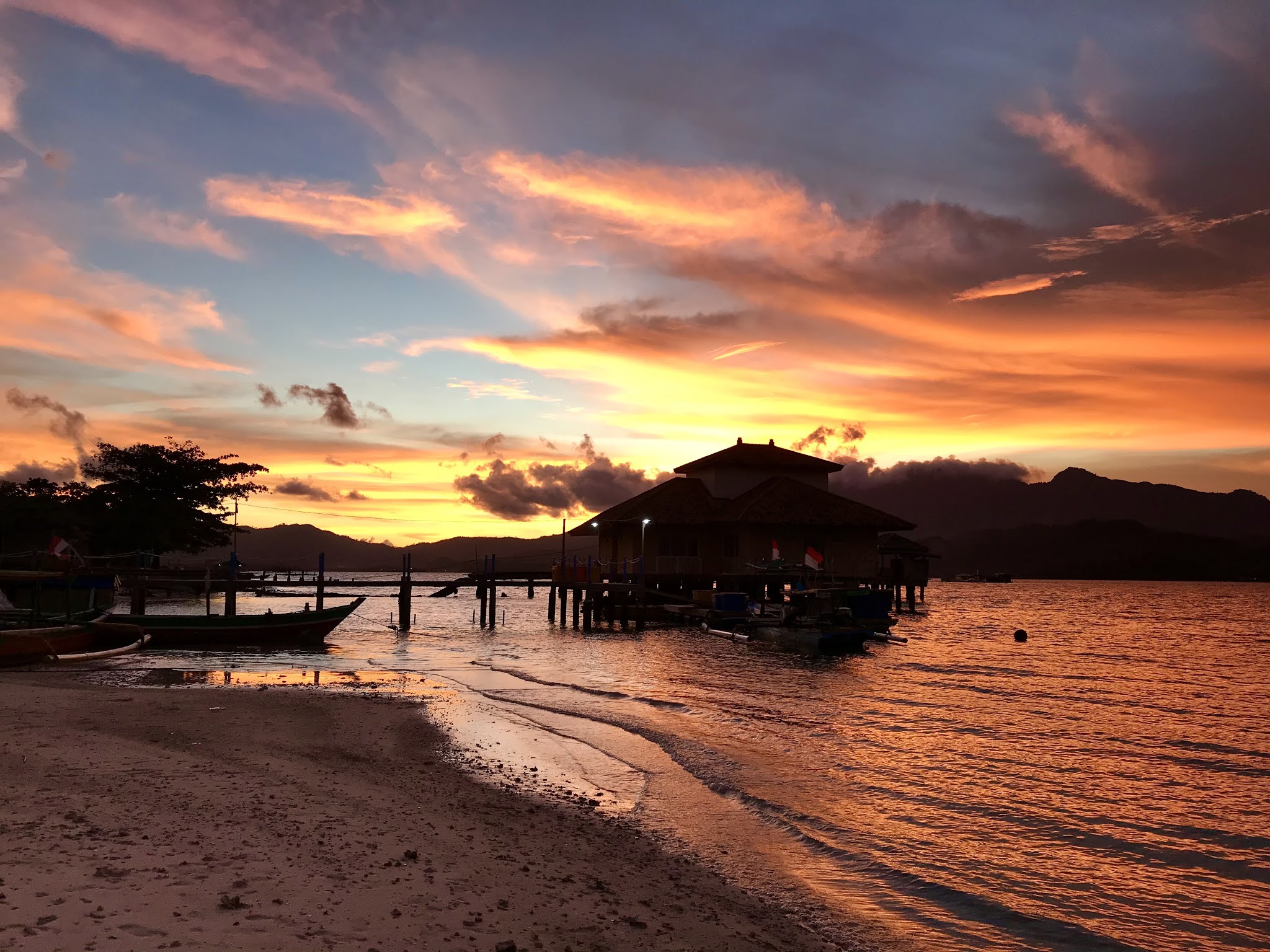 My Purple World : WW: Stunning Sunset at Tanjung Putus Island, Lampung