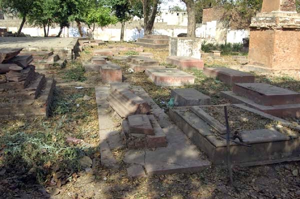 लोथियन कब्रिस्ताAन - कश्मीरी गेट, दिल्लीt Lothian Cemetery - Kashmiri Gate, Delhi
