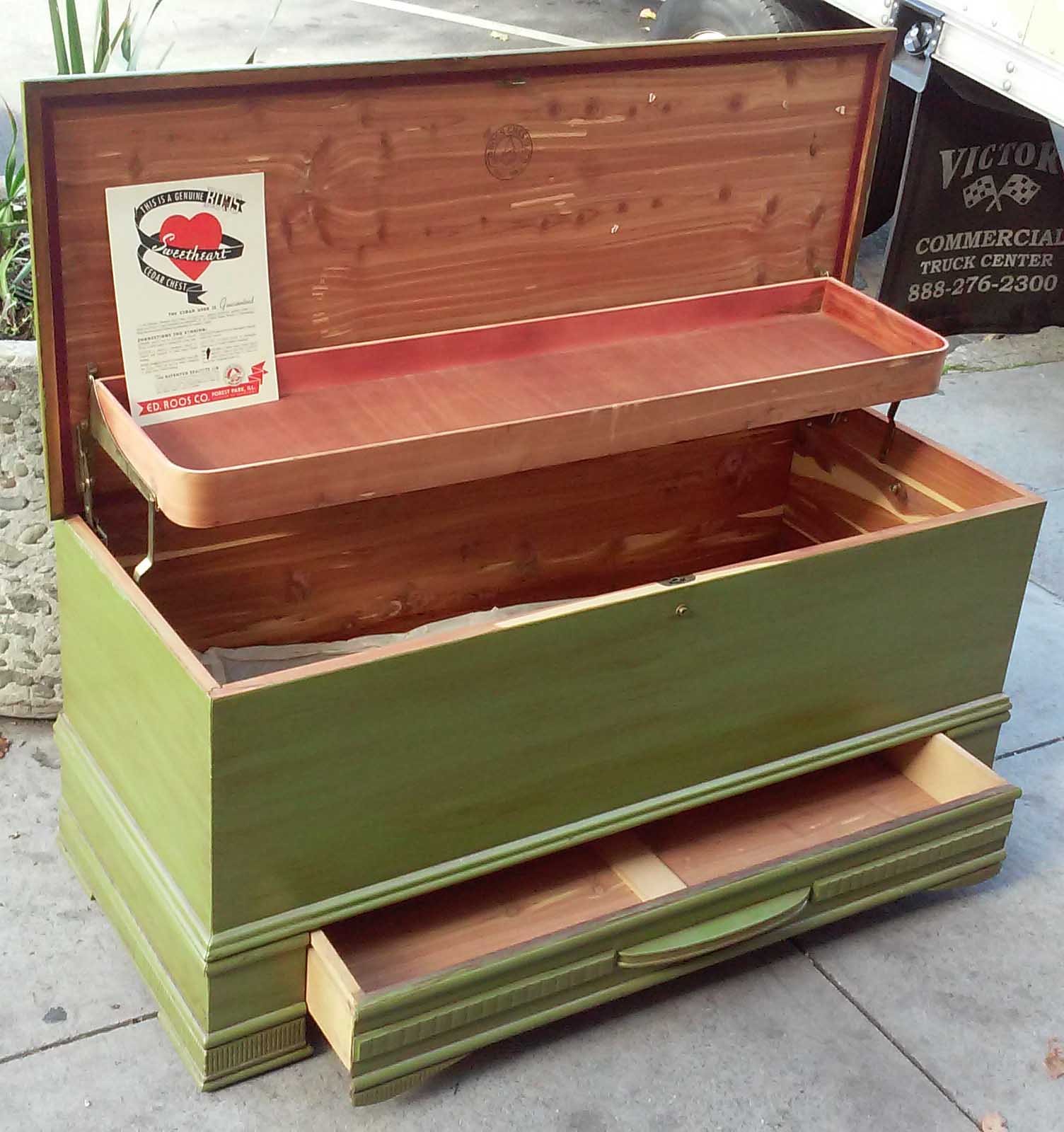 UHURU FURNITURE & COLLECTIBLES SOLD 20" x 44 1/2" x 19" Roos Vintage Cedar Chest 80