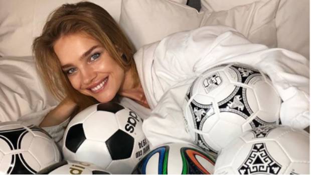 Natalia Vordianova, la hermosa modelo que llevará la Copa del Mundo