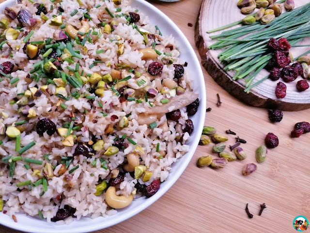 Arroz con frutos secos y especias